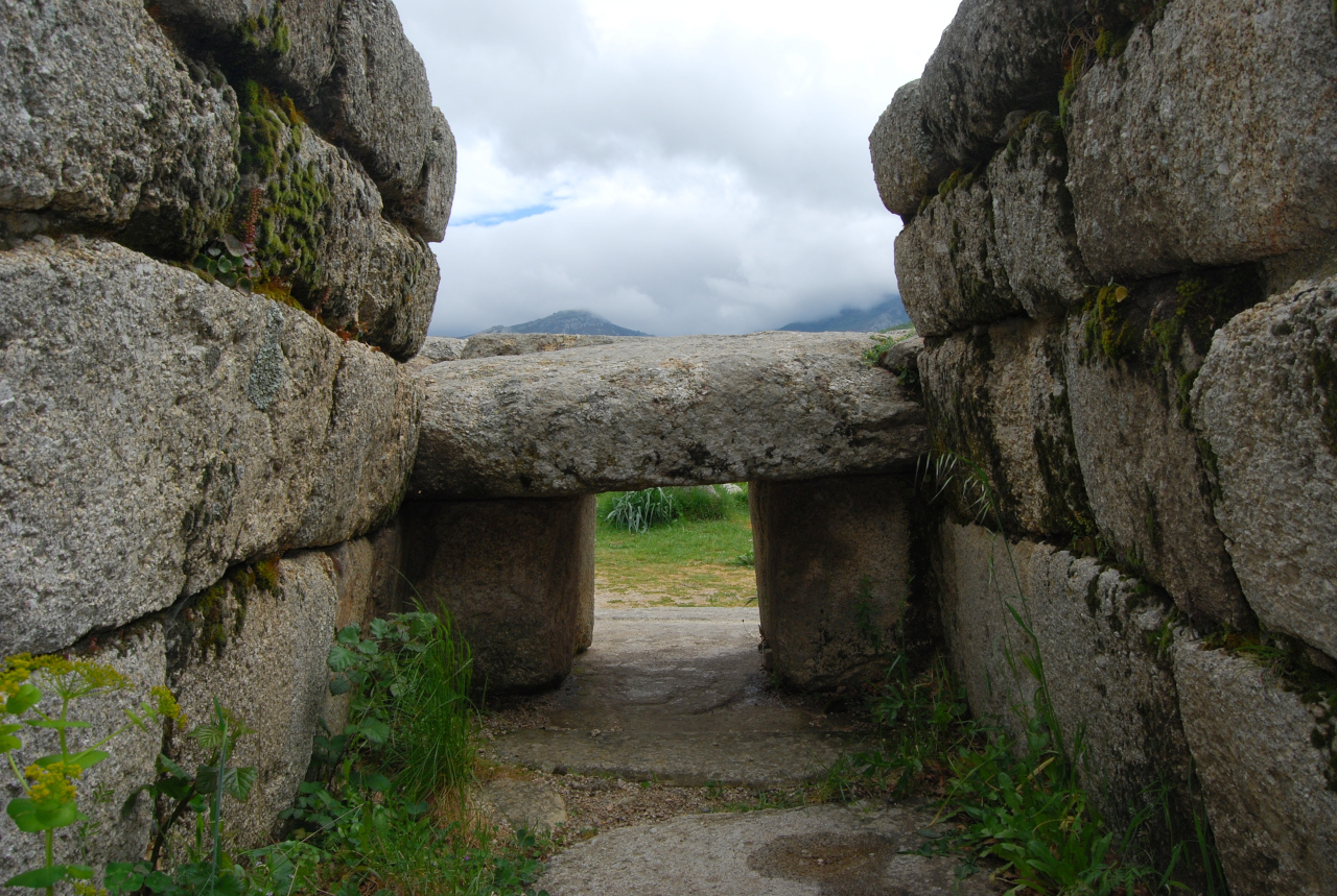 Tomb of the giants of Madau